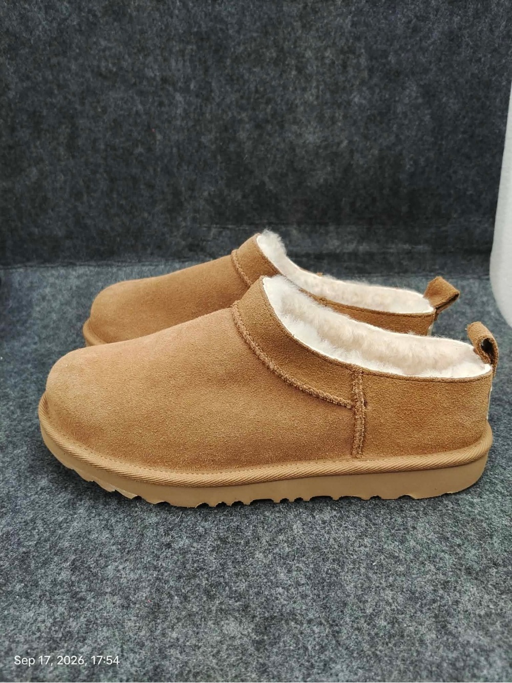 NWOB Women's UGG Classic Micro Chestnut (1174410K) Size 5